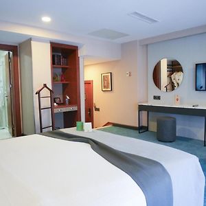 Executive King Suite
